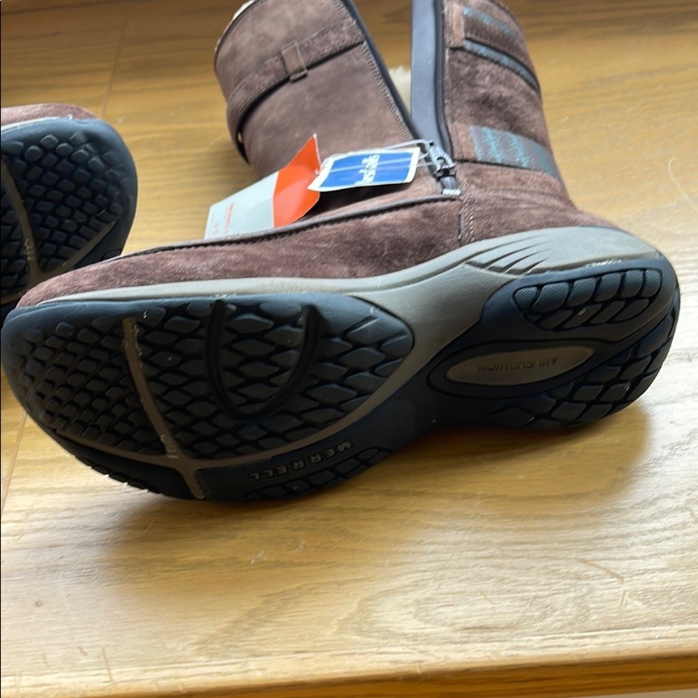 Women's Merrell Brown Shearling Boots - Picture 7 of 8